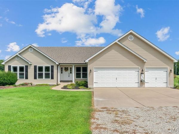 23507 Cabin Ridge Drive, Warrenton, MO 63383
