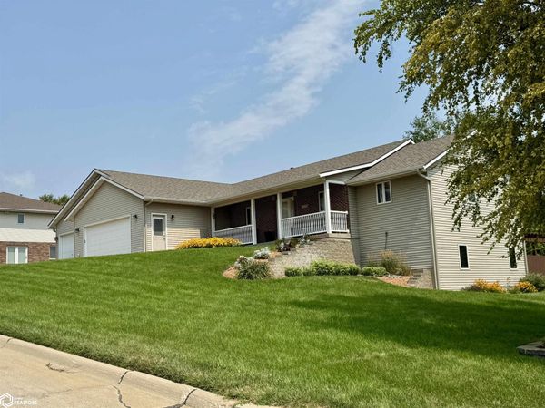 1038 Monterey Drive, Carroll, IA 51401