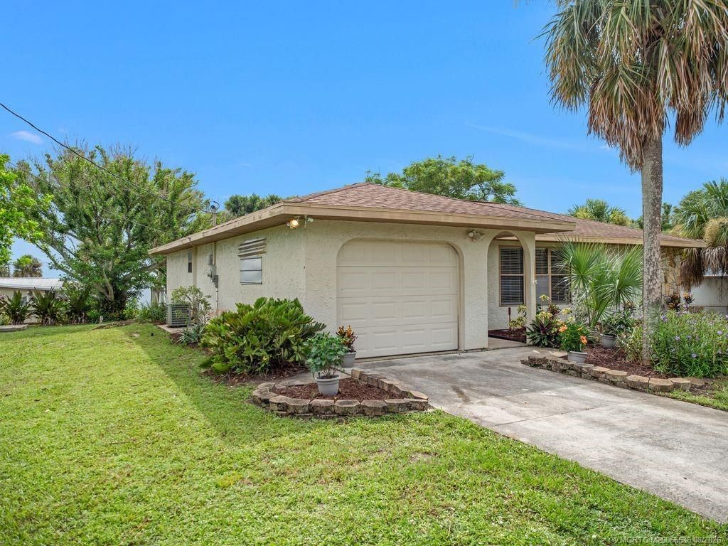 104 Sheridan Lane, Jensen Beach, FL 34957 Photo