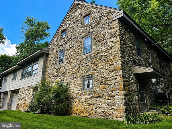 2009 MILLCREEK ROAD, LANCASTER, PA 17602