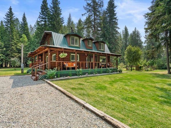 701 E East Settlement RD , Priest River, ID 83856