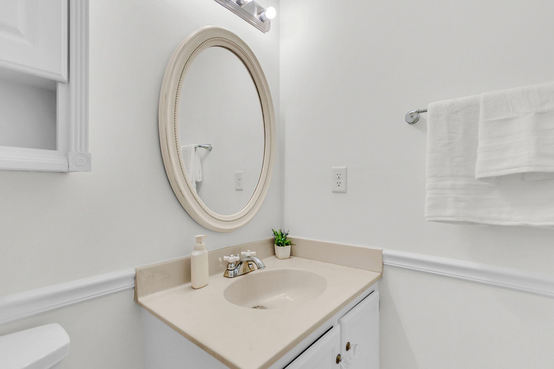1054 Anna Knapp Boulevard Photo 32