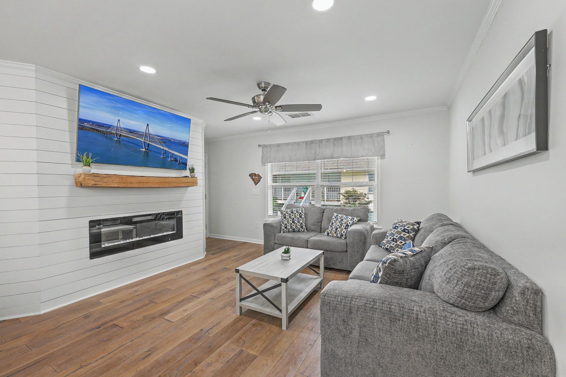 341 W Coleman Boulevard Photo 4