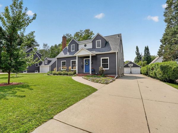158 Woodstock Road, Waterloo, IA 50701