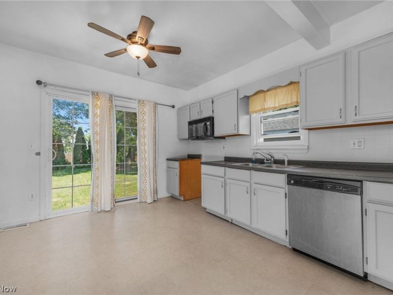 1244 W Erie Avenue, Lorain, OH 44052 Photo 16
