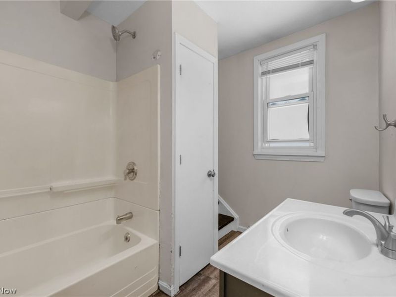 1244 W Erie Avenue, Lorain, OH 44052 Photo 21