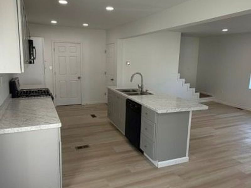 1358 SE Belvedere, Warren, OH 44484 Photo 4