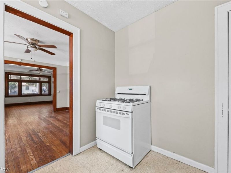 3477 Berea Road, Cleveland, OH 44111 Photo 10