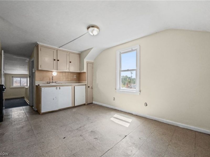 3477 Berea Road, Cleveland, OH 44111 Photo 30