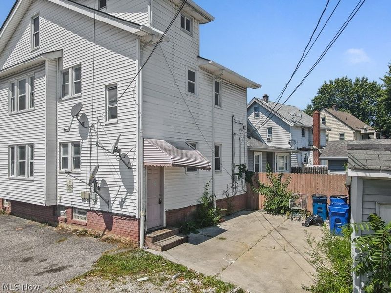 3477 Berea Road, Cleveland, OH 44111 Photo 4