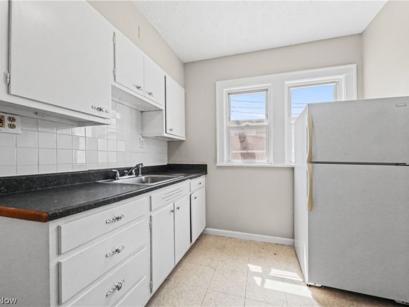 3477 Berea Road, Cleveland, OH 44111 Photo 8