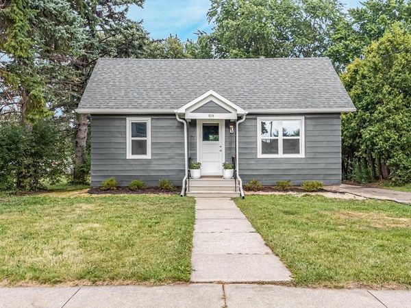 514 JOSSLYN STREET, Oshkosh, WI 54902