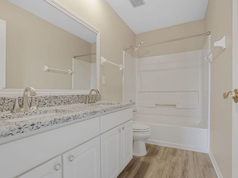 1083 Shady Lake Drive , Columbus, OH 43228 Photo 18