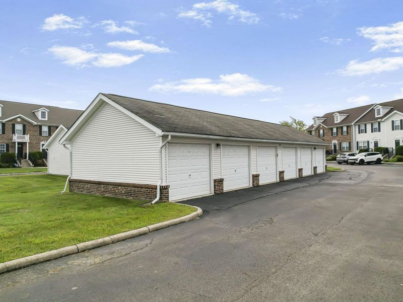 1083 Shady Lake Drive , Columbus, OH 43228 Photo 34