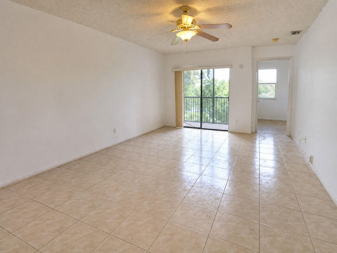 7260 Woodmont Terrace, Unit 203, Tamarac, FL 33321 Photo