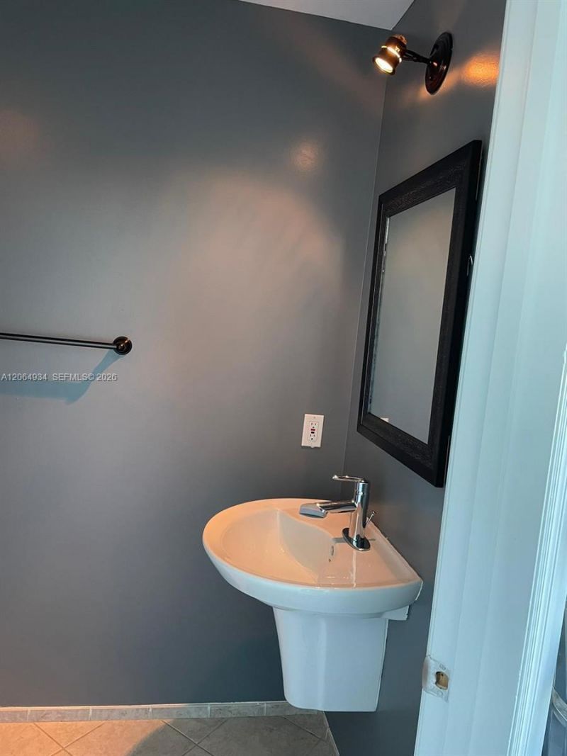 60 SW 13th St , Unit 3426, Miami, FL 33130 Photo