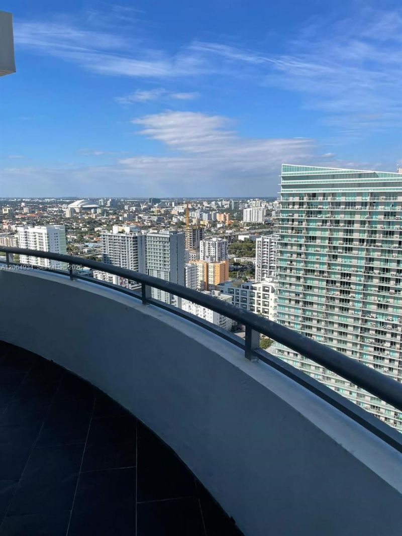 60 SW 13th St , Unit 3426, Miami, FL 33130 Photo