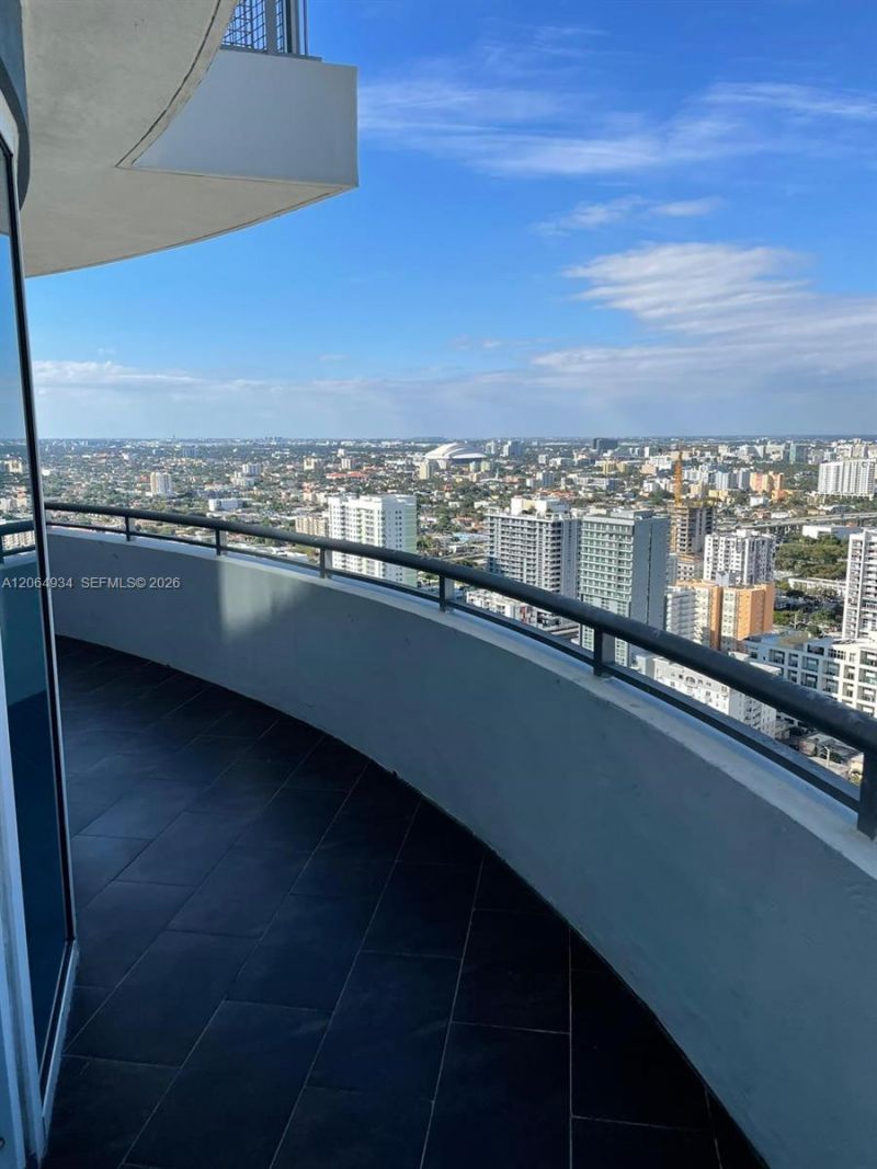 60 SW 13th St , Unit 3426, Miami, FL 33130 Photo