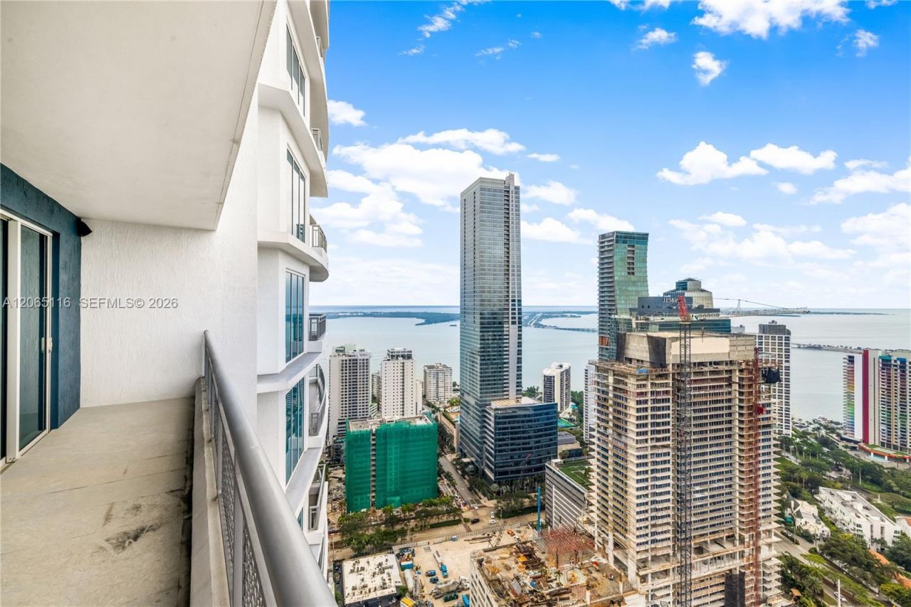 60 SW 13th St , Unit 4001, Miami, FL 33130 Photo