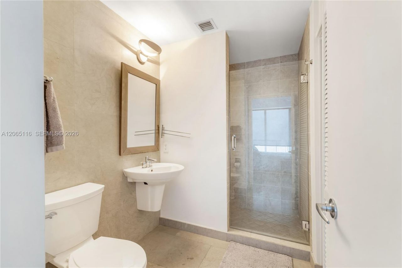 60 SW 13th St , Unit 4001, Miami, FL 33130 Photo