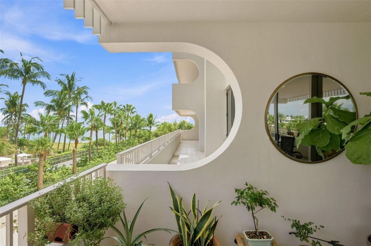 10205 Collins Ave , Unit 206, Bal Harbour, FL 33154 Photo