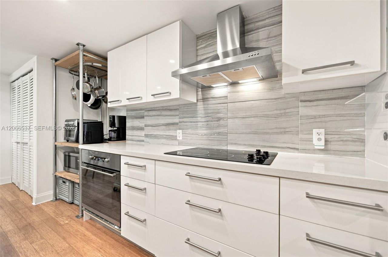 10205 Collins Ave , Unit 206, Bal Harbour, FL 33154 Photo