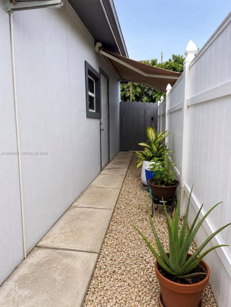 1650 NW 123rd St, North Miami, FL 33167 Photo