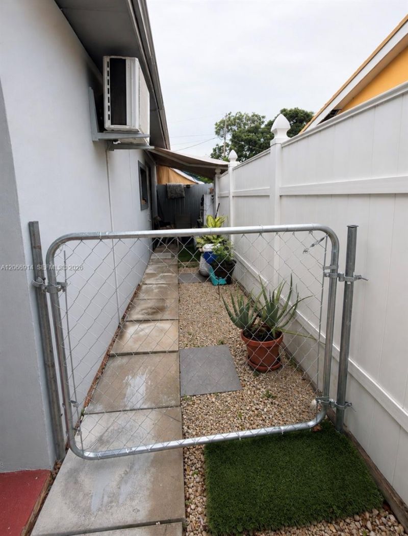 1650 NW 123rd St, North Miami, FL 33167 Photo