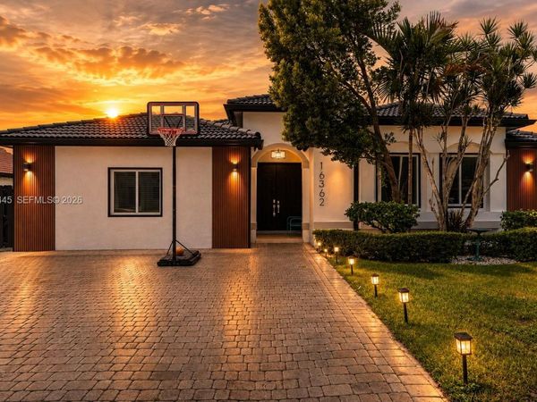 16362 SW 53rd Ter , Miami, FL 33185