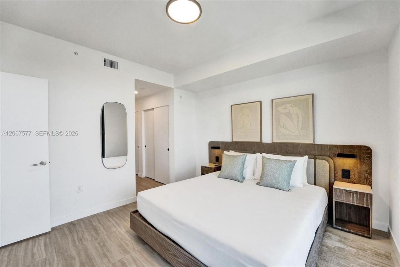 580 72 St, Unit 1001, Miami Beach, FL 33141 Photo