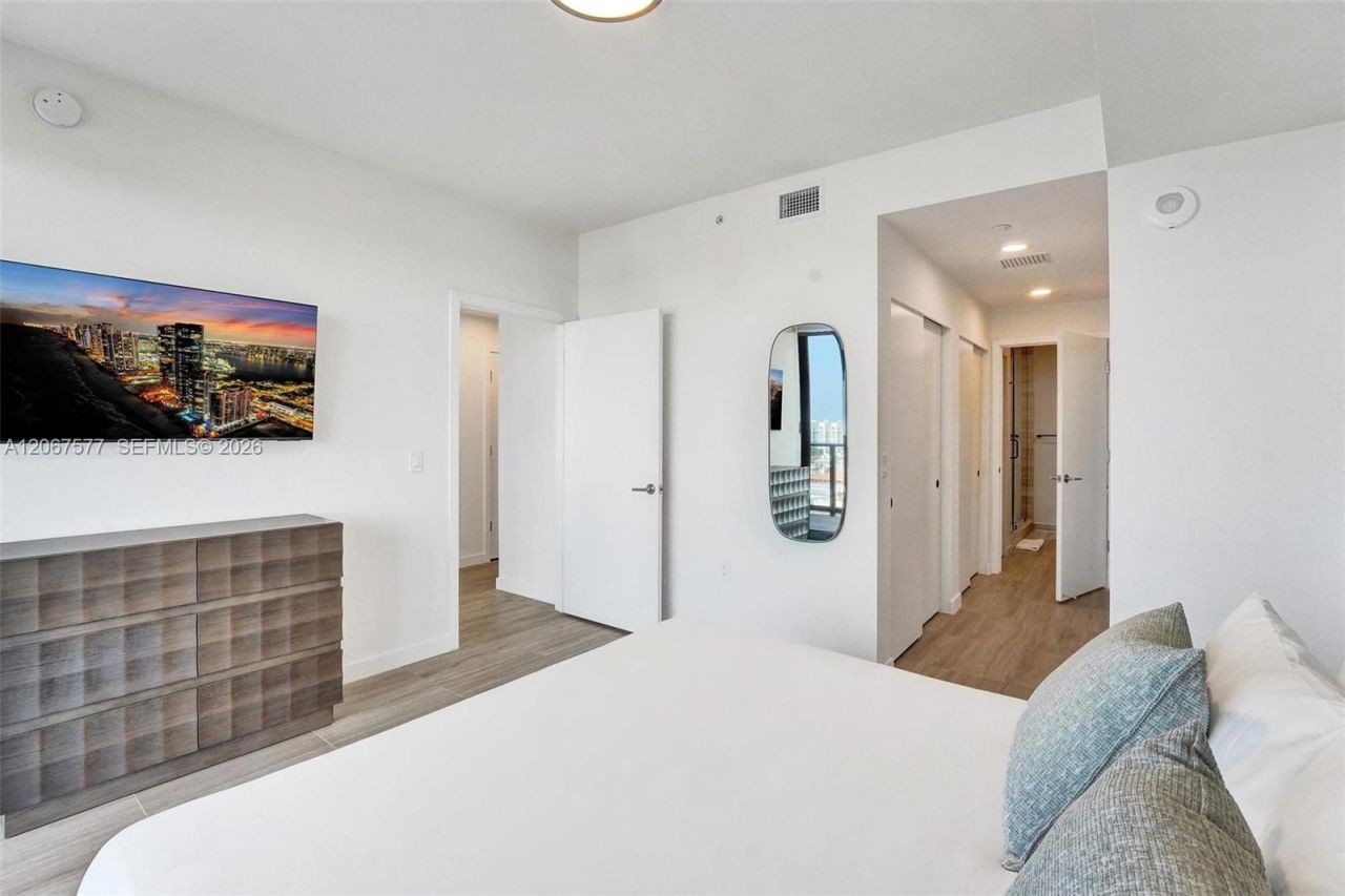 580 72 St, Unit 1001, Miami Beach, FL 33141 Photo