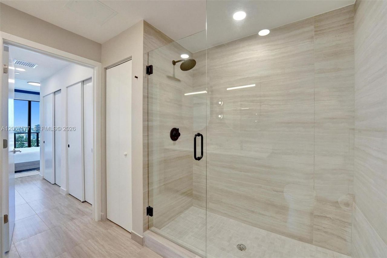 580 72 St, Unit 1001, Miami Beach, FL 33141 Photo