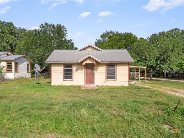 201 N Kings Trail , Little River Academy, TX 76554