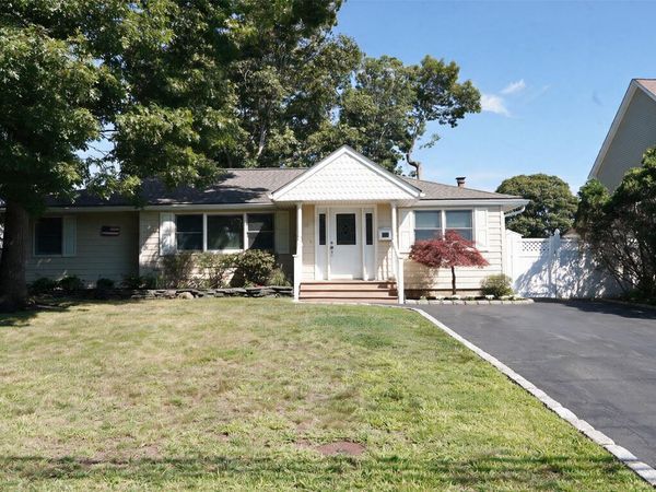 15 Marianna Place, East Islip, NY 11730