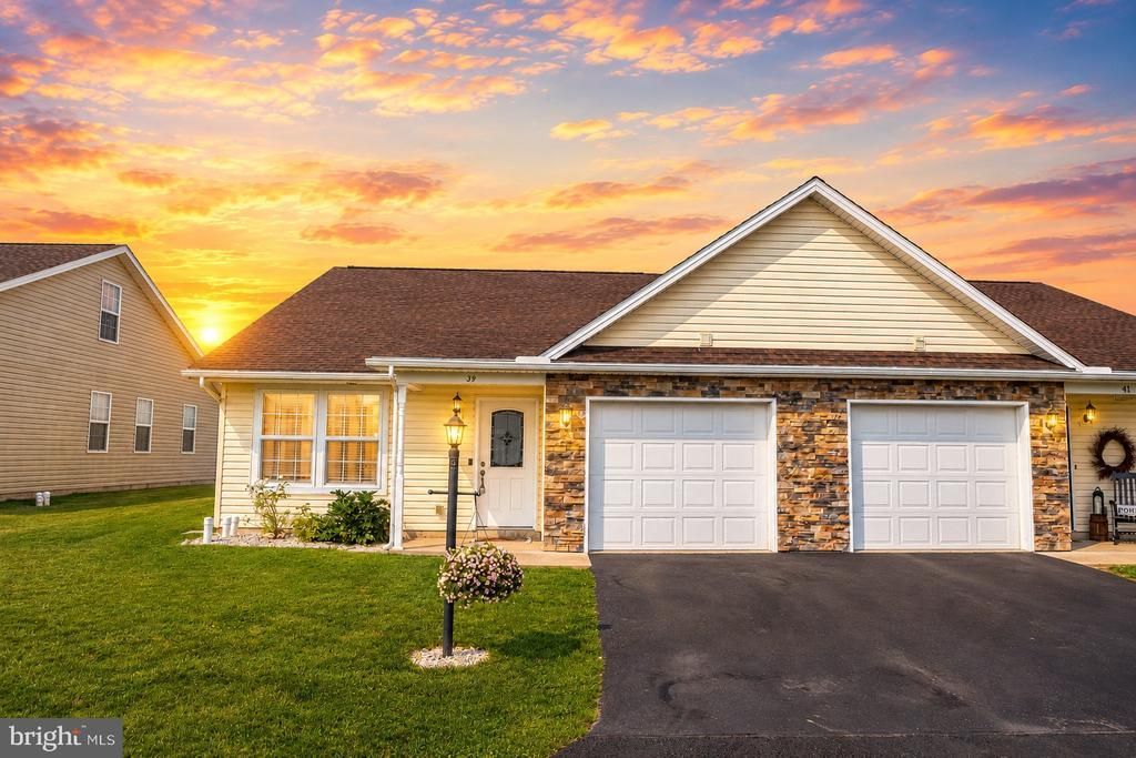 39 PACIFIC AVENUE , MILROY, PA 17063