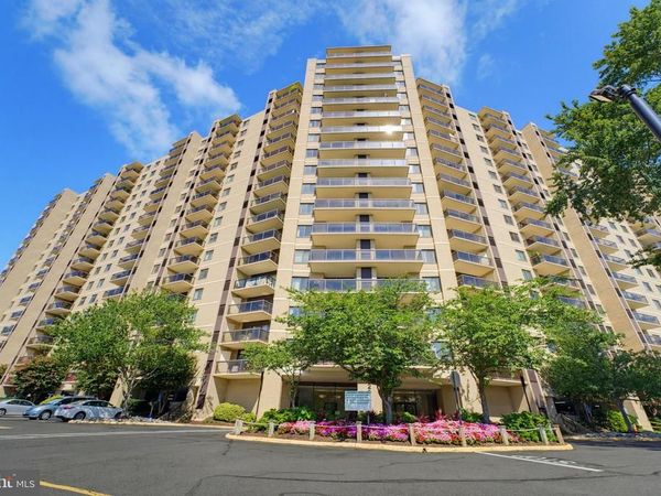 203 YOAKUM PARKWAY, Unit 910, ALEXANDRIA, VA 22304