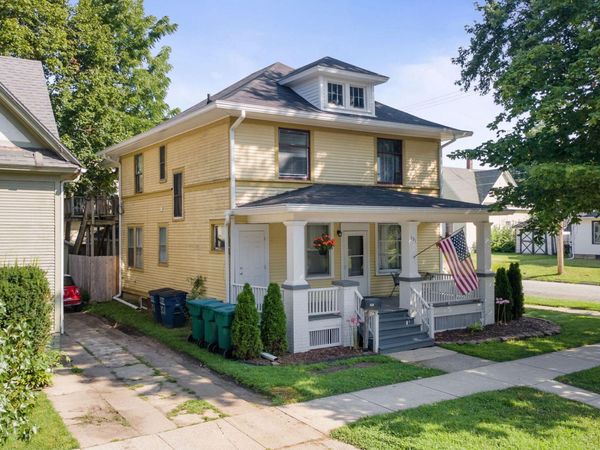 201 Maple Avenue , La Porte, IN 46350