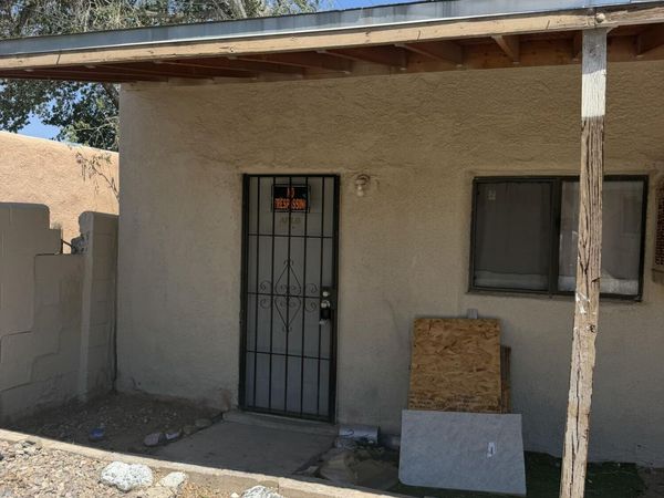 211 Texas Street NE, Albuquerque, NM 87108