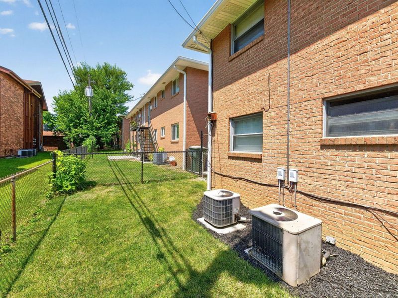 1017-1025 Folkestone Road , Columbus, OH 43220 Photo 10