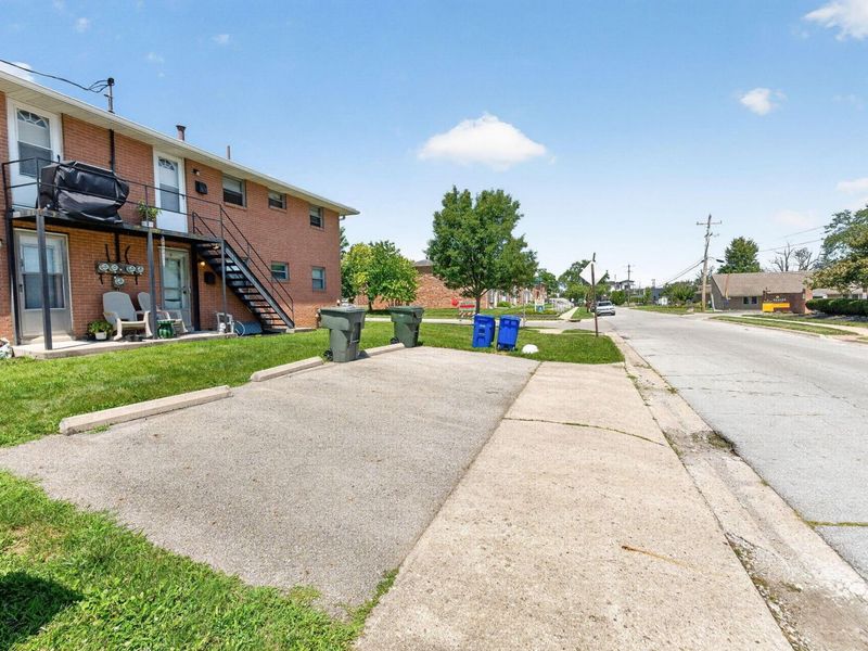 1017-1025 Folkestone Road , Columbus, OH 43220 Photo 14