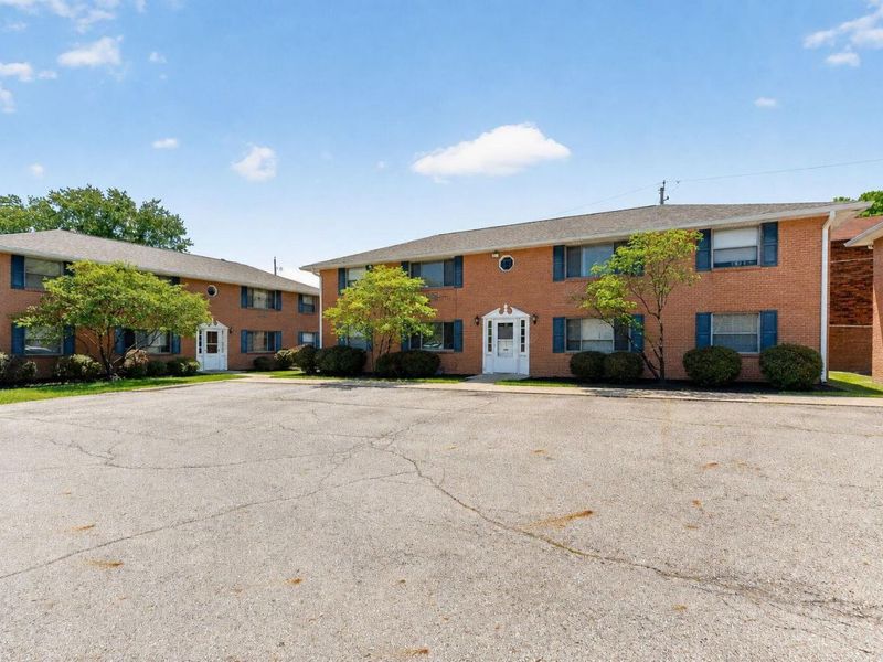 1017-1025 Folkestone Road , Columbus, OH 43220 Photo 2