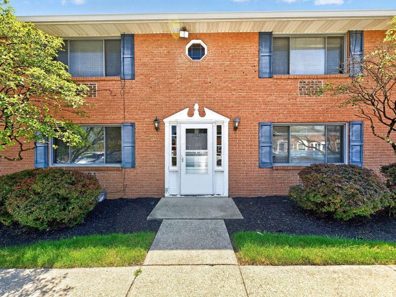 1017-1025 Folkestone Road , Columbus, OH 43220 Photo 3