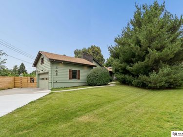 445 S 85th Street, Omaha, NE 68114