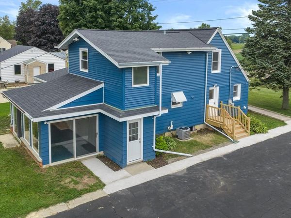 2089 Decorah ROAD, West Bend, WI 53095