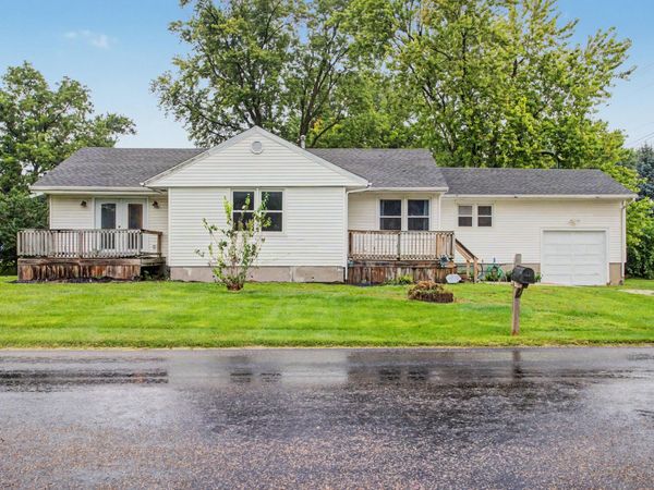 618 South Street, Colo, IA 50056