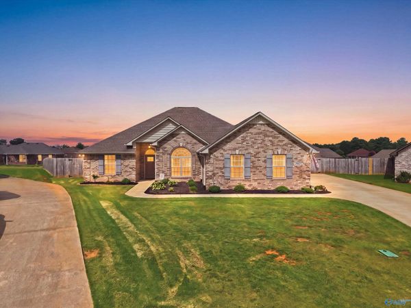 25927 Stef Lane, Athens, AL 35613