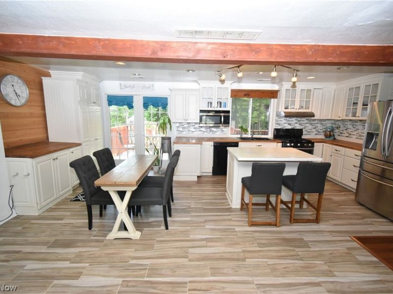 29663 Sutton Drive, North Olmsted, OH 44070 Photo 14