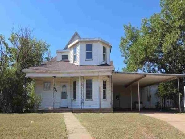 321 W B Avenue, Elk City, OK 73644