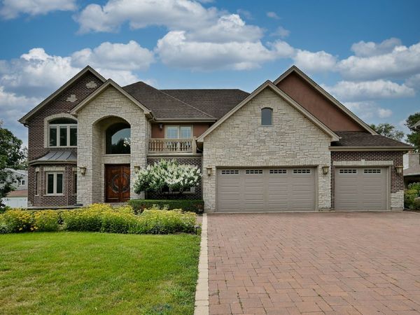 312 Felicia Court , Bloomingdale, IL 60108