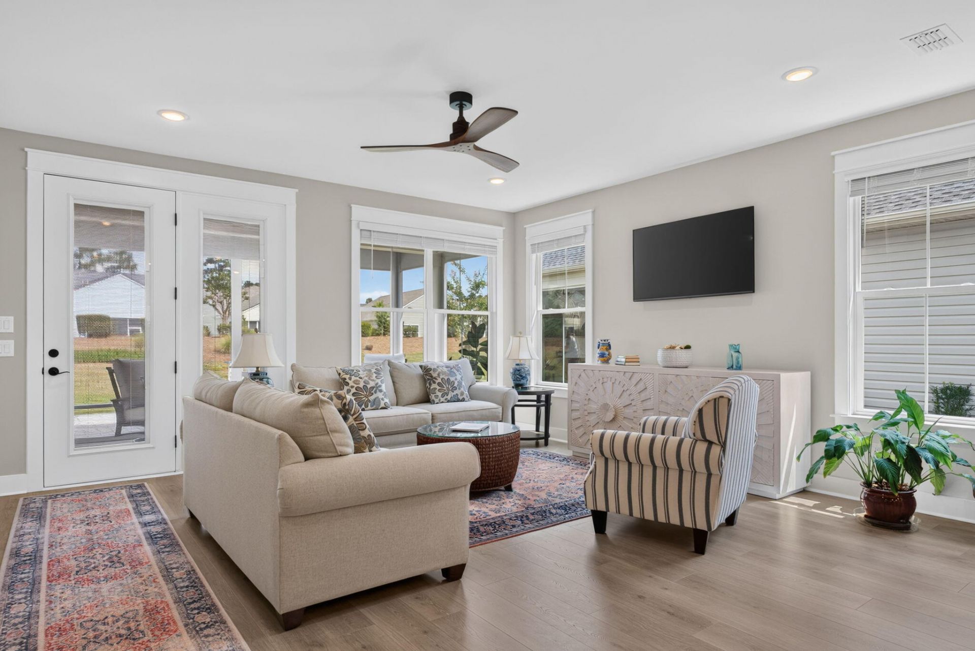 136 Leeward Landing Photo 21